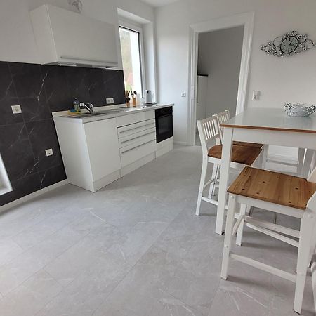Schoene 3,5 Zimmer Handwerkerwohnung Free Parking Gute Lage Albstadt Bagian luar foto