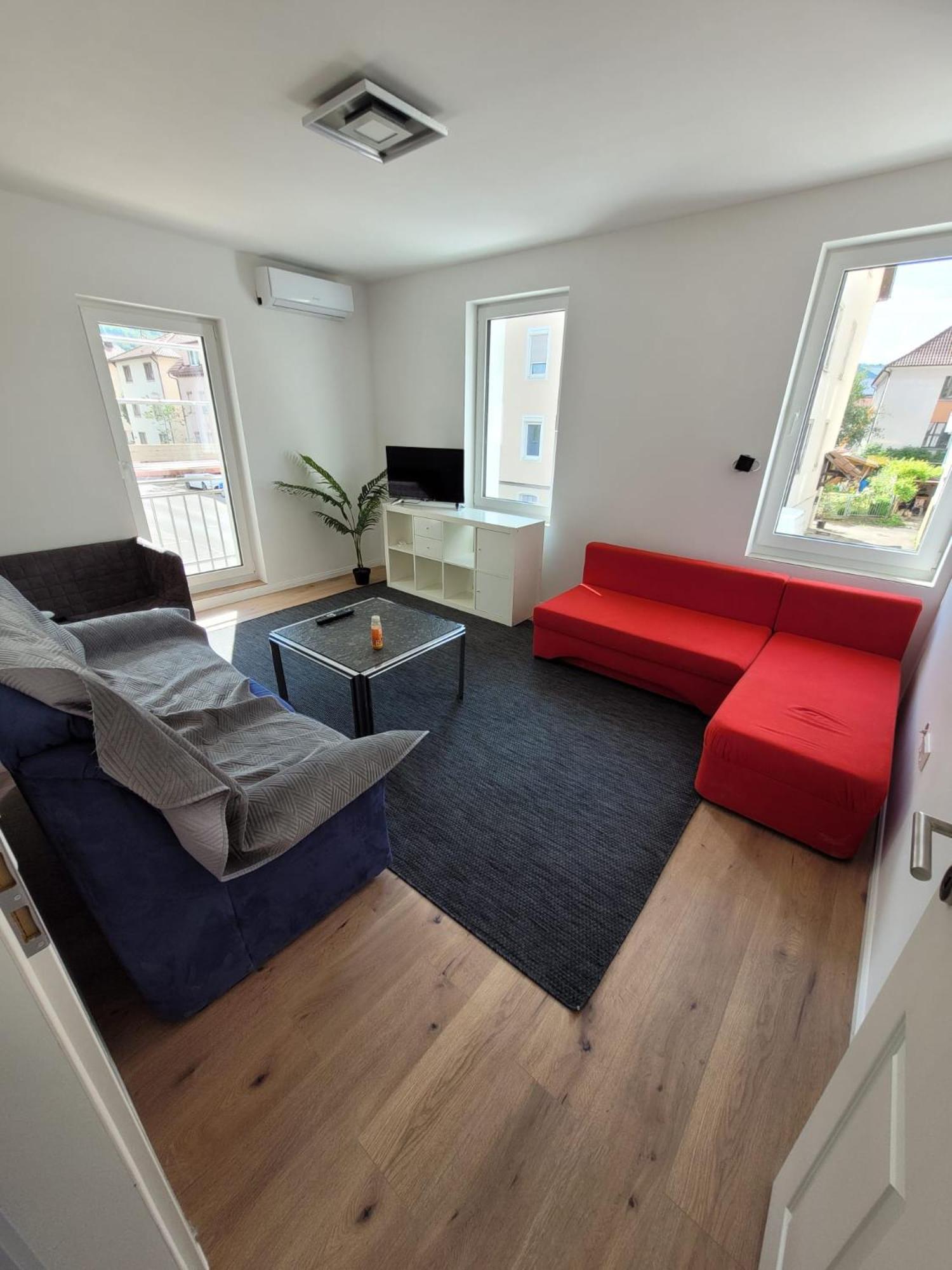 Schoene 3,5 Zimmer Handwerkerwohnung Free Parking Gute Lage Albstadt Bagian luar foto